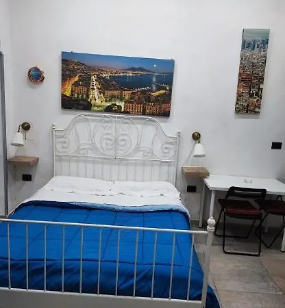 House Spaccanapoli Hotel *